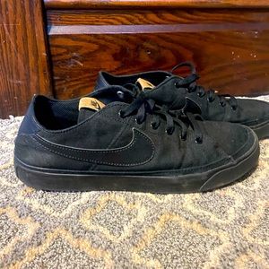 Nike Court Vision- Low top canvas